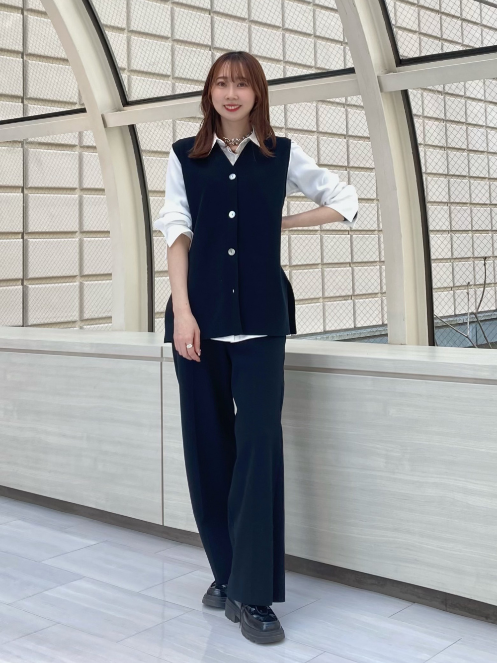 ドレープレギュラーカラーシャツ、ワイドパンツ（ウォームリザーブ