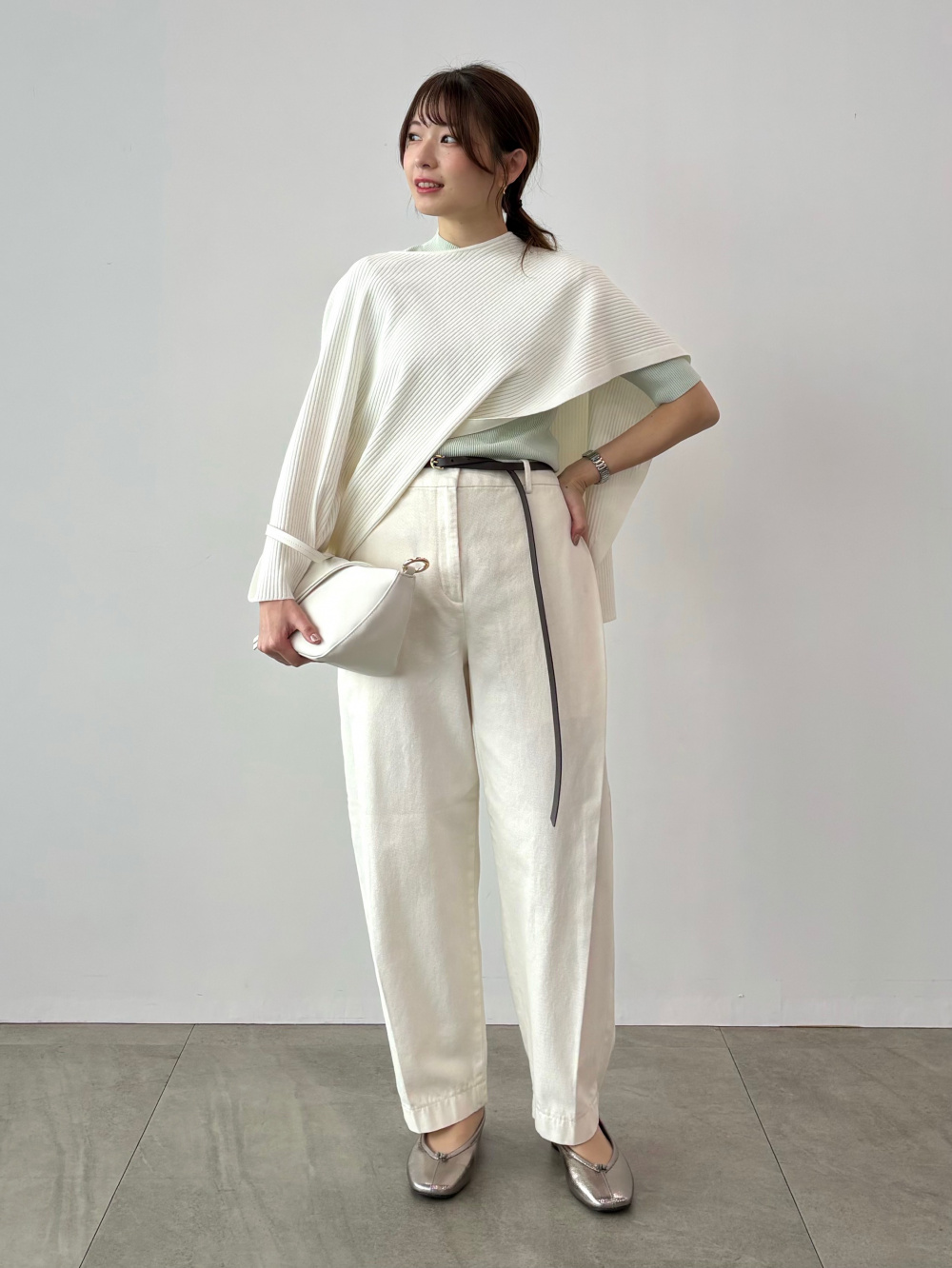 ニットケープを使ったコーデ