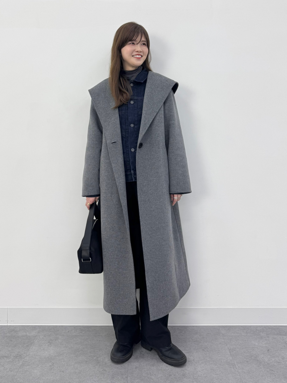 ウールブレンドリバーフーディーロングコート」の着用コーディネート