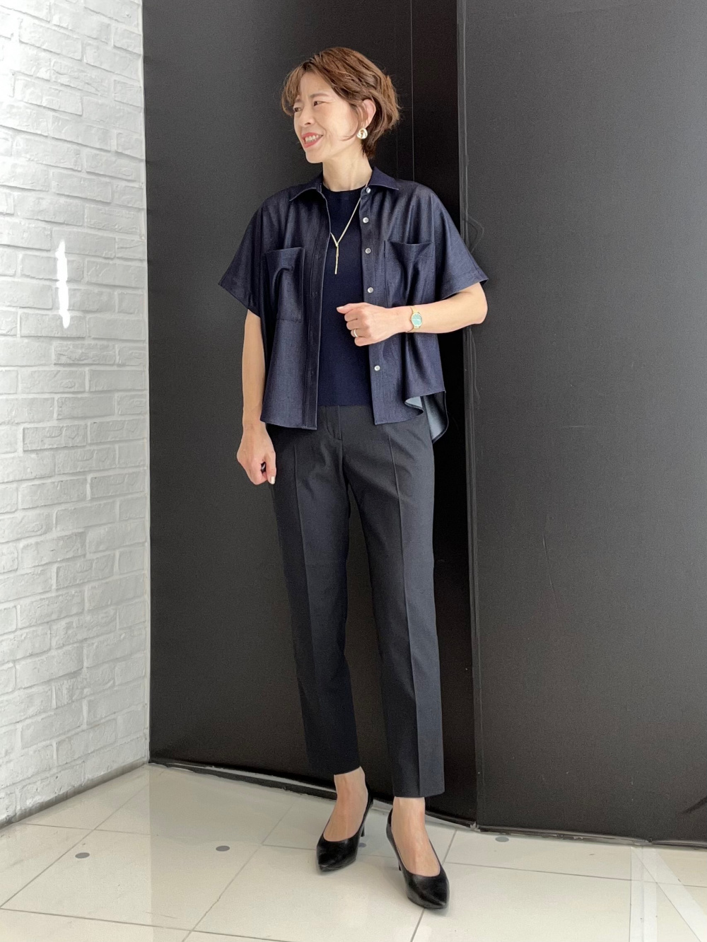 ライトサテンバンドカラーシャツ、スティックパンツ（リネンブレンド