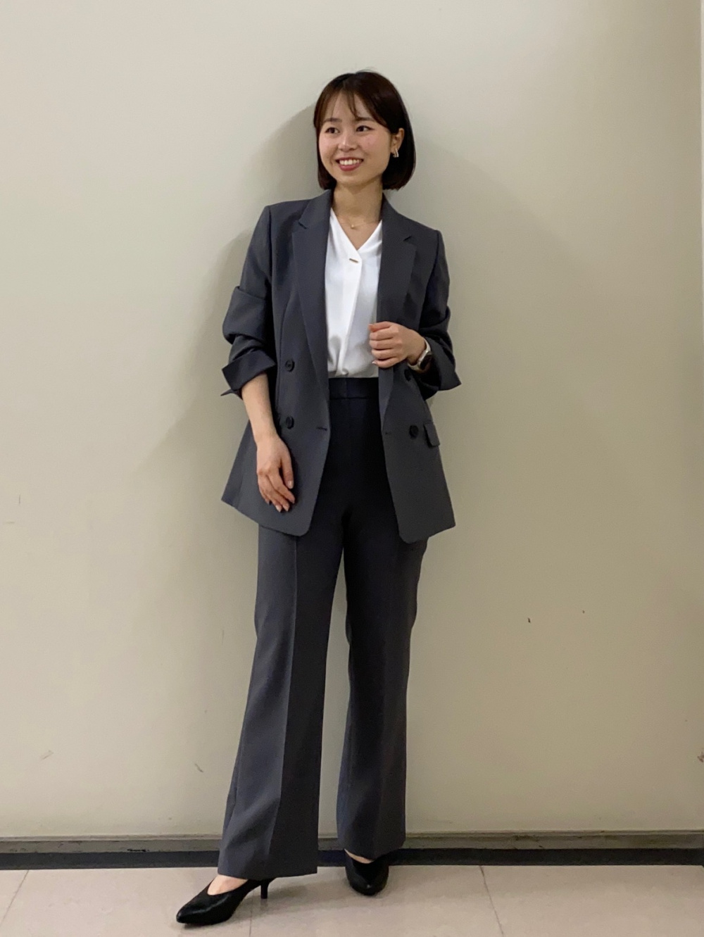 ケープドッキングセーター、プレミアムオックスストレートパンツ」の