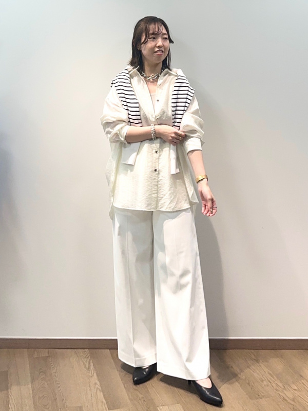 プラステ/ホワイト系パンツスーツ上下 公式スタイリング | プラステ