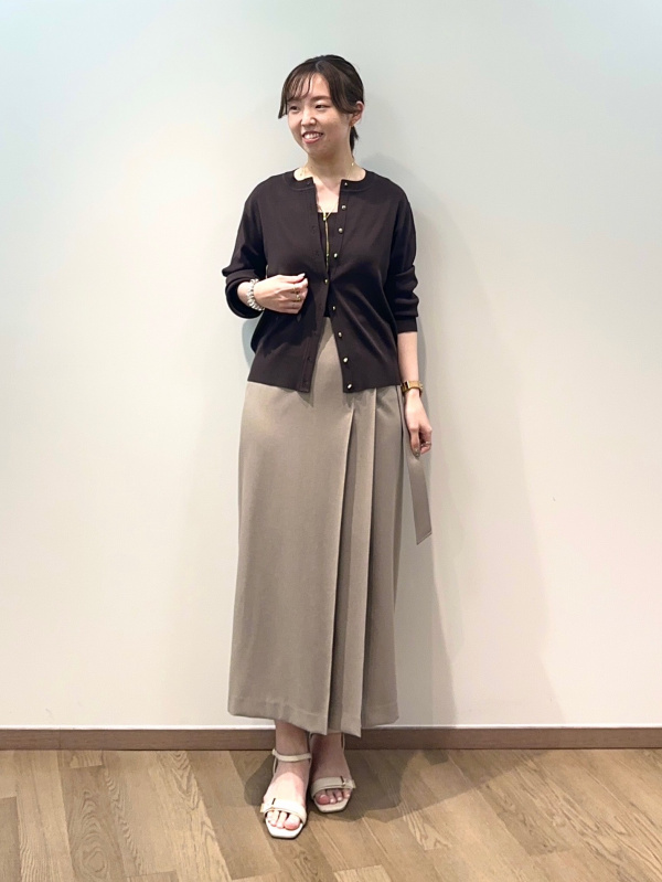 ライトプレミアムオックスラップスカート、Vネックフリルカラー