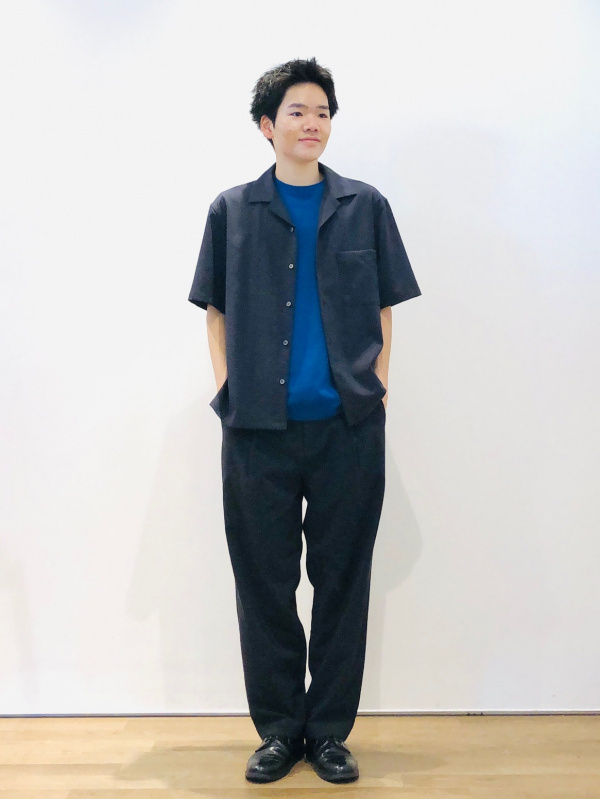 モーションエアーノーカラージャケット、ナローロングレザーベルトの