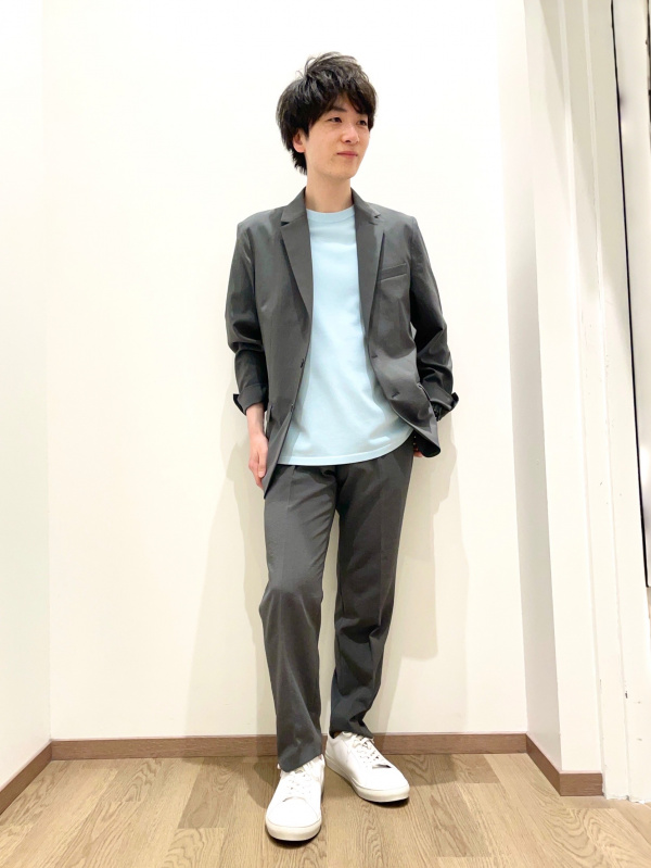 モーションエアーノーカラージャケット、ナローロングレザーベルトの