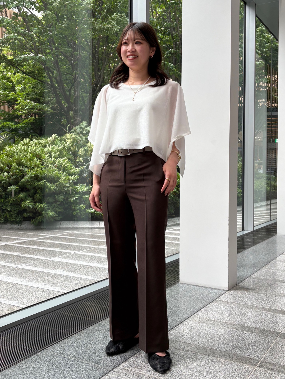 ケープドッキングセーター、プレミアムオックスストレートパンツ」の