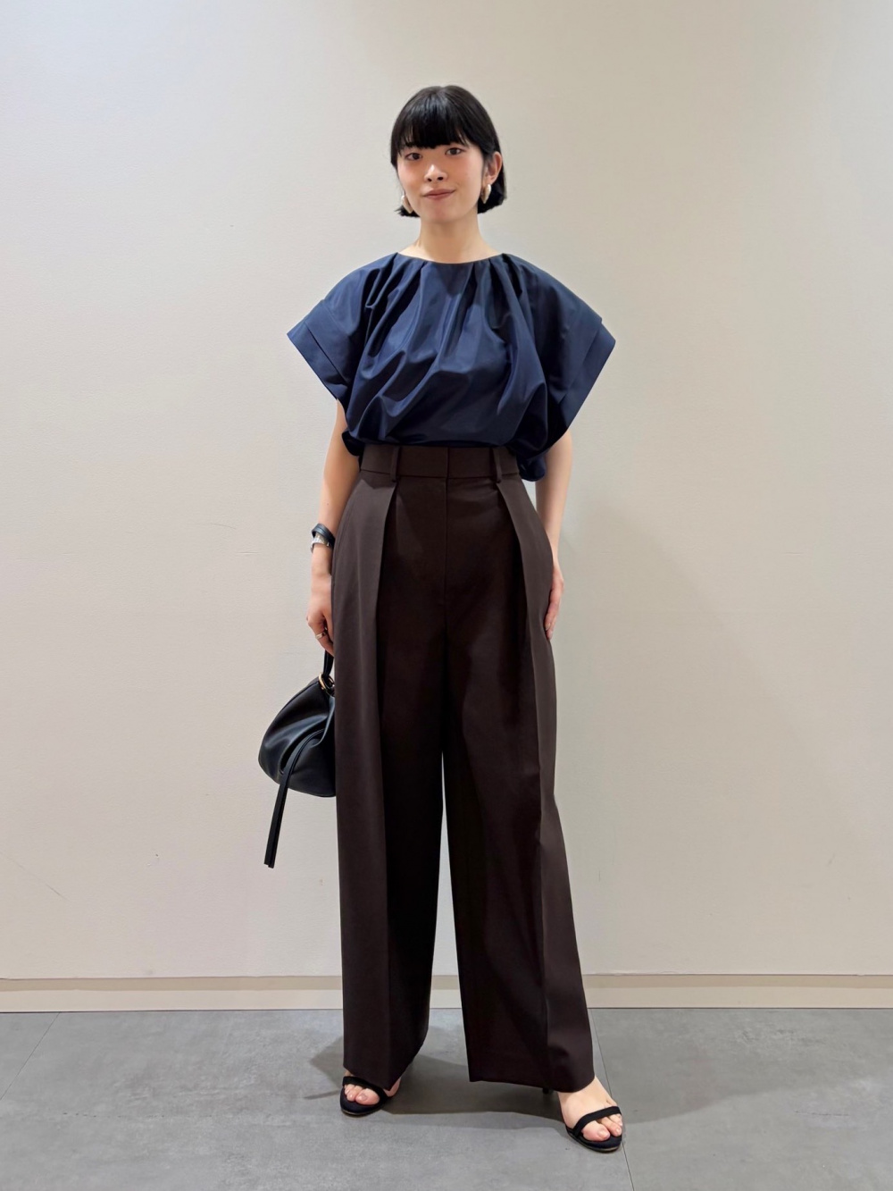 新モデル ワイドパンツ（リネンブレンド）、ナローロングレザーベルト