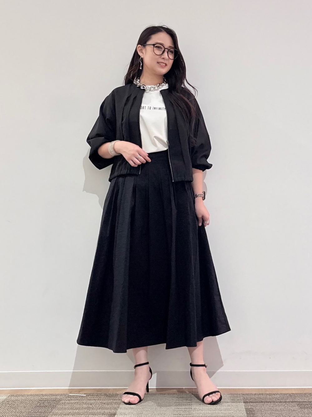 トレンドのシアー】シアーブルゾン、ハイストレッチナイロンフレア 