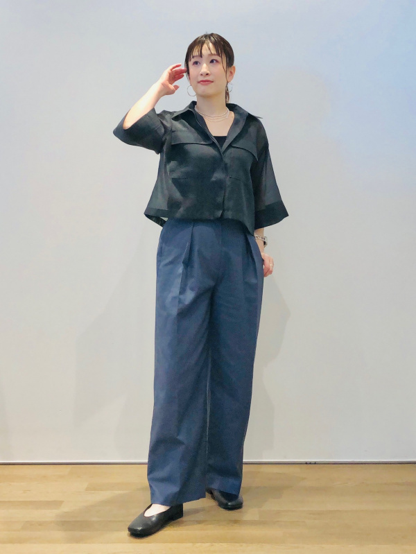 シアーダブルポケットクロップドシャツのコーディネート・着用イメージ