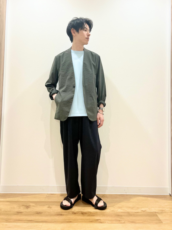 モーションエアーノーカラージャケット、ナローロングレザーベルトの