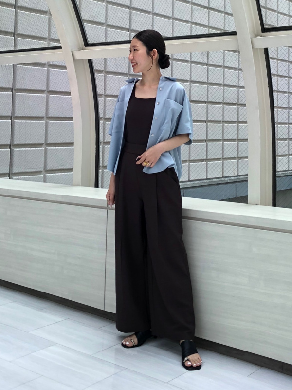ワイドパンツ（リネンブレンド）、ナローロングベルトのコーディネート