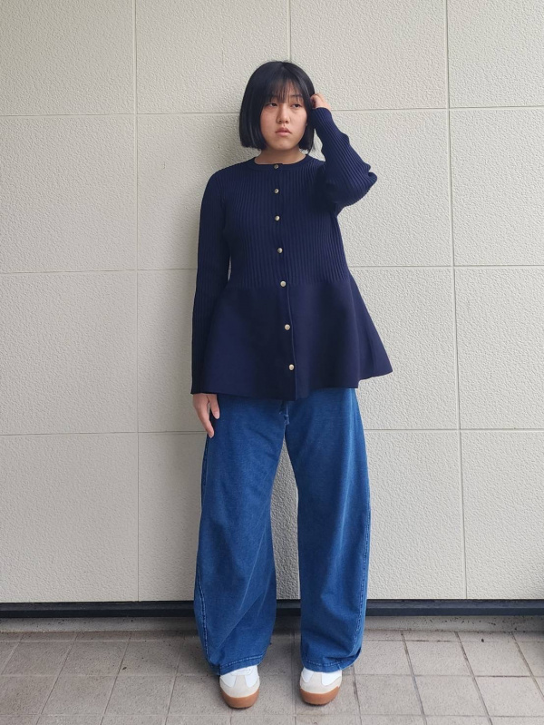 ホールガーメント®ペプラムカーディガンのコーディネート・着用