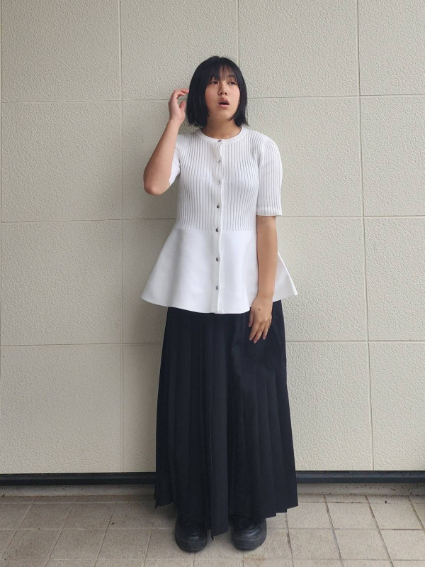 ホールガーメント®ペプラム半袖カーディガンのコーディネート・着用