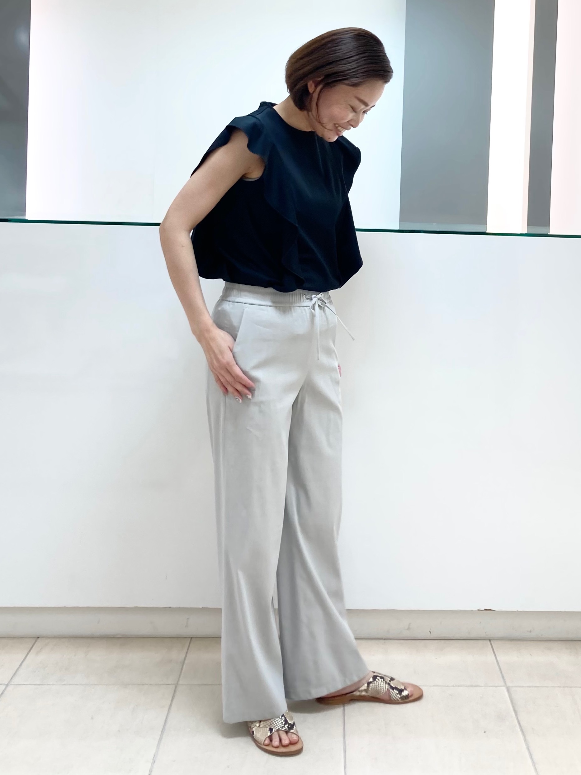 極美品 新品タグ付き セオリー 25年式 パンツ ストレッチリネン