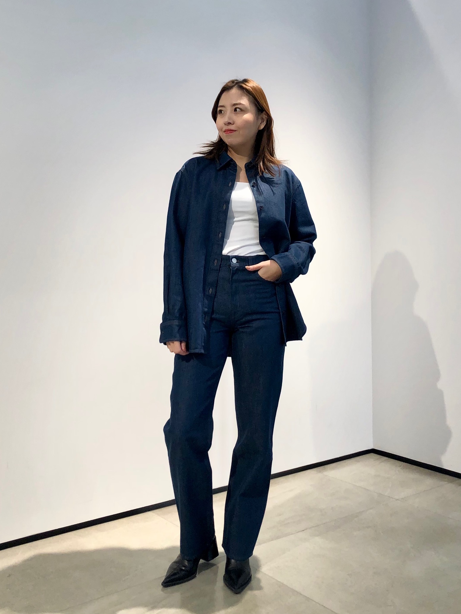 Theory セオリー ハイライズストレートデニム Theory｜ハイライズワイドデニムパンツ