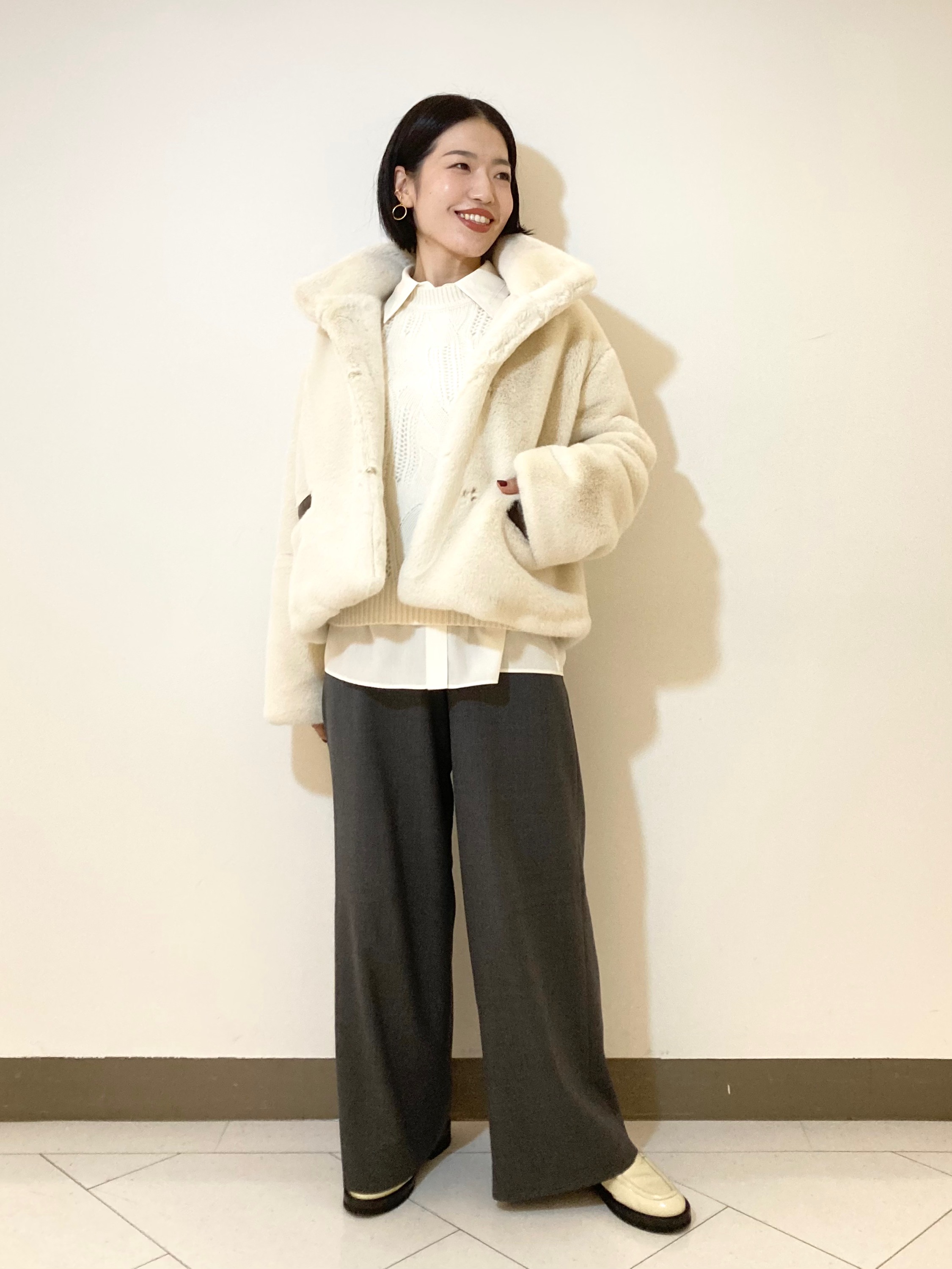 新品タグ付き セオリーリュクス ポンチョニット 秋カラー ブラウン系ゆったり コーディネート詳細 | StyleHint | Theory（セオリー）公式通販