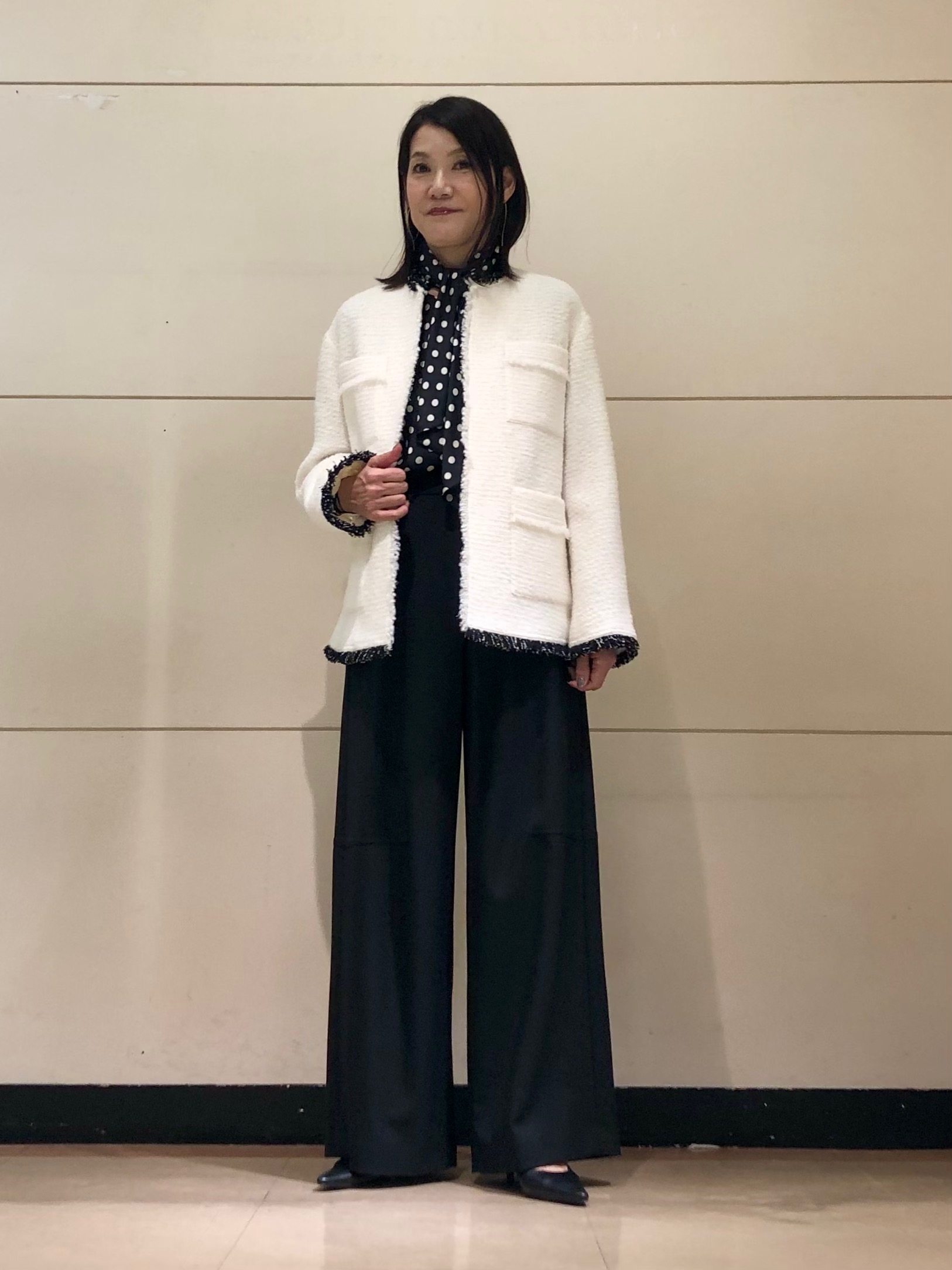 セオリーリュクスジップアップ ブルゾン theory luxe ベージュジップアップ ブルゾン ジャケット 羽織り