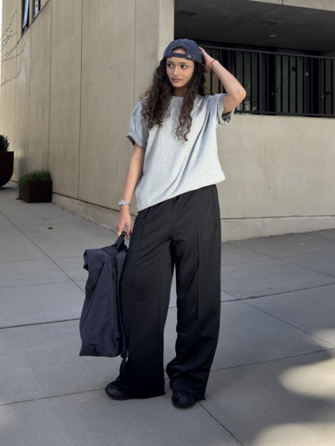 An outfit using Half-Zip Sweatshirt and Bicolor T-Shirt｜UNIQLO US