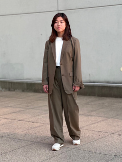 Wide-Fit Pleated Pants