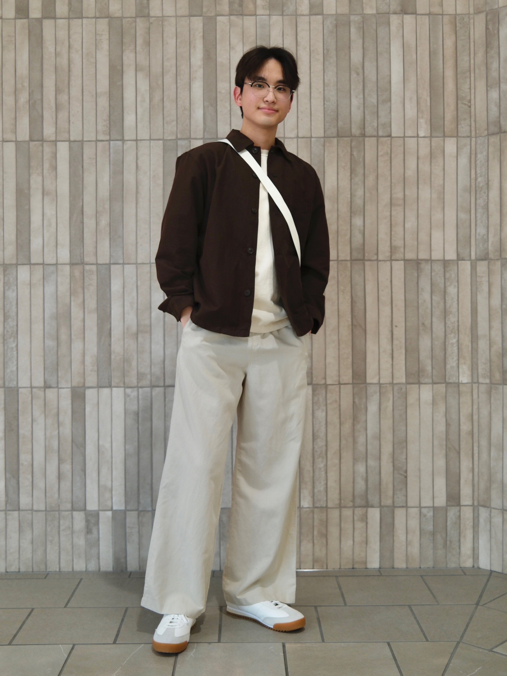 Check styling ideas for「Crew Neck T-Shirt、Cotton Linen Shirt
