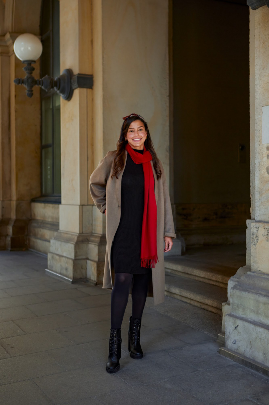 Red Knit Turtleneck with Black Tights Outfits (2 ideas & outfits