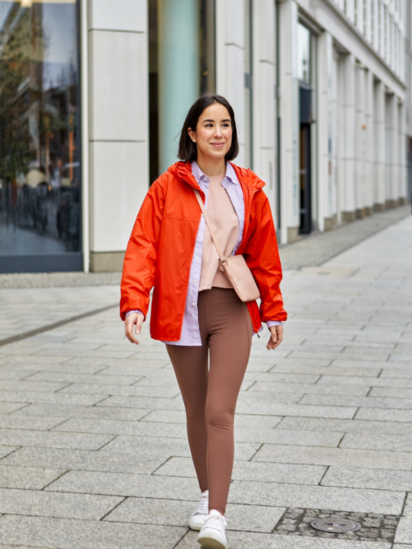 Uniqlo 2025 orange parka