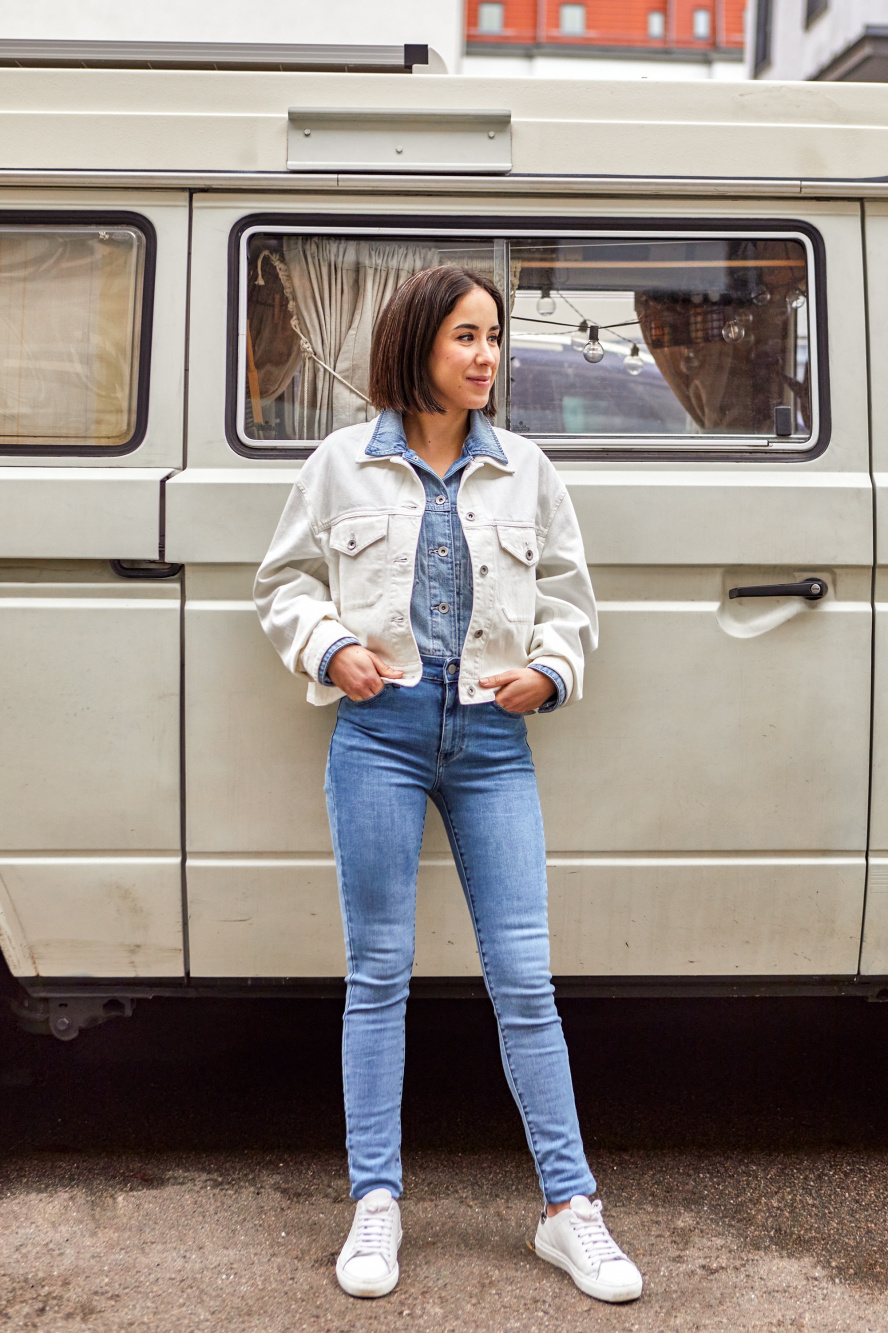 Check styling ideas for「CROPPED DENIM JACKET、EASY FLARED PANTS