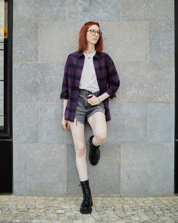 Check styling ideas for「COTTON CHAMBRAY LONG SLEEVE LONG SHIRT、HIGH RISE  DENIM SHORTS」