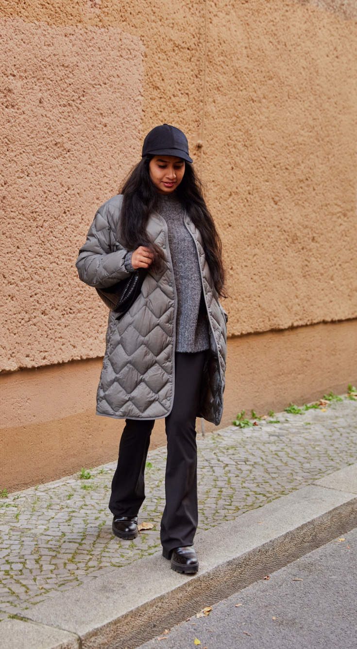 Check styling ideas for「Ultra Light Down Relaxed Coat」