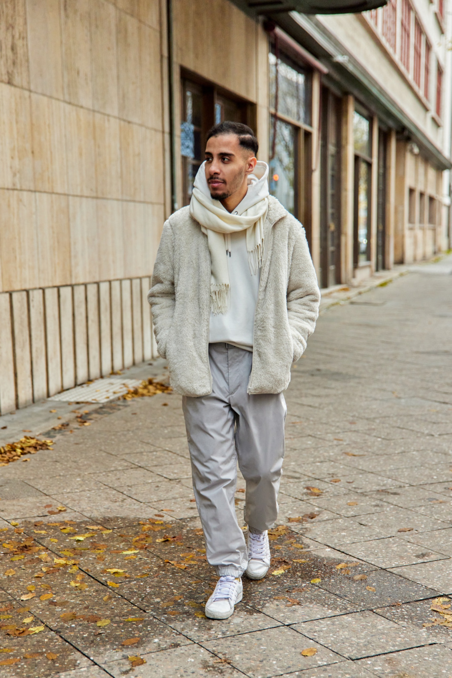 Check styling ideas for「Utility Short Blouson、HEATTECH Fluffy Yarn Fleece  Neck Warmer」