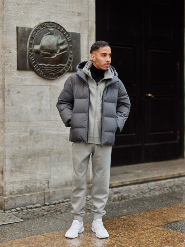 Uniqlo seamless store down jacket