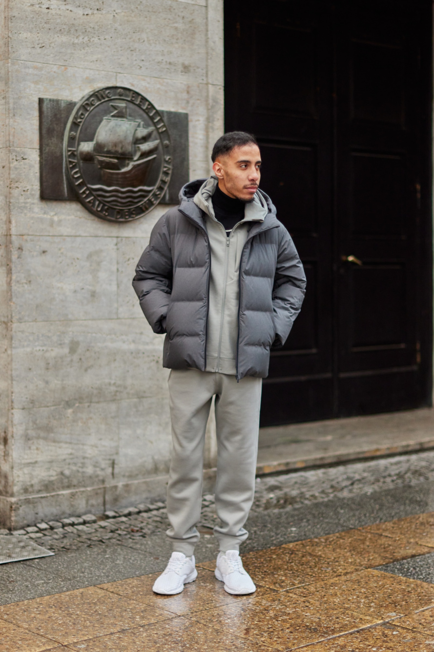 Check styling ideas for「Ultra Light Down Coat、Stretch Dry Sweatpants (2022  Edition)」