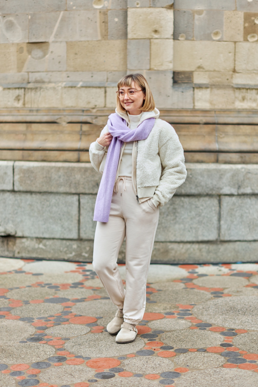 Check styling ideas for「HEATTECH LEGGINGS (ULTRA WARM)、SOUFFLÉ YARN KNITTED  SCARF」