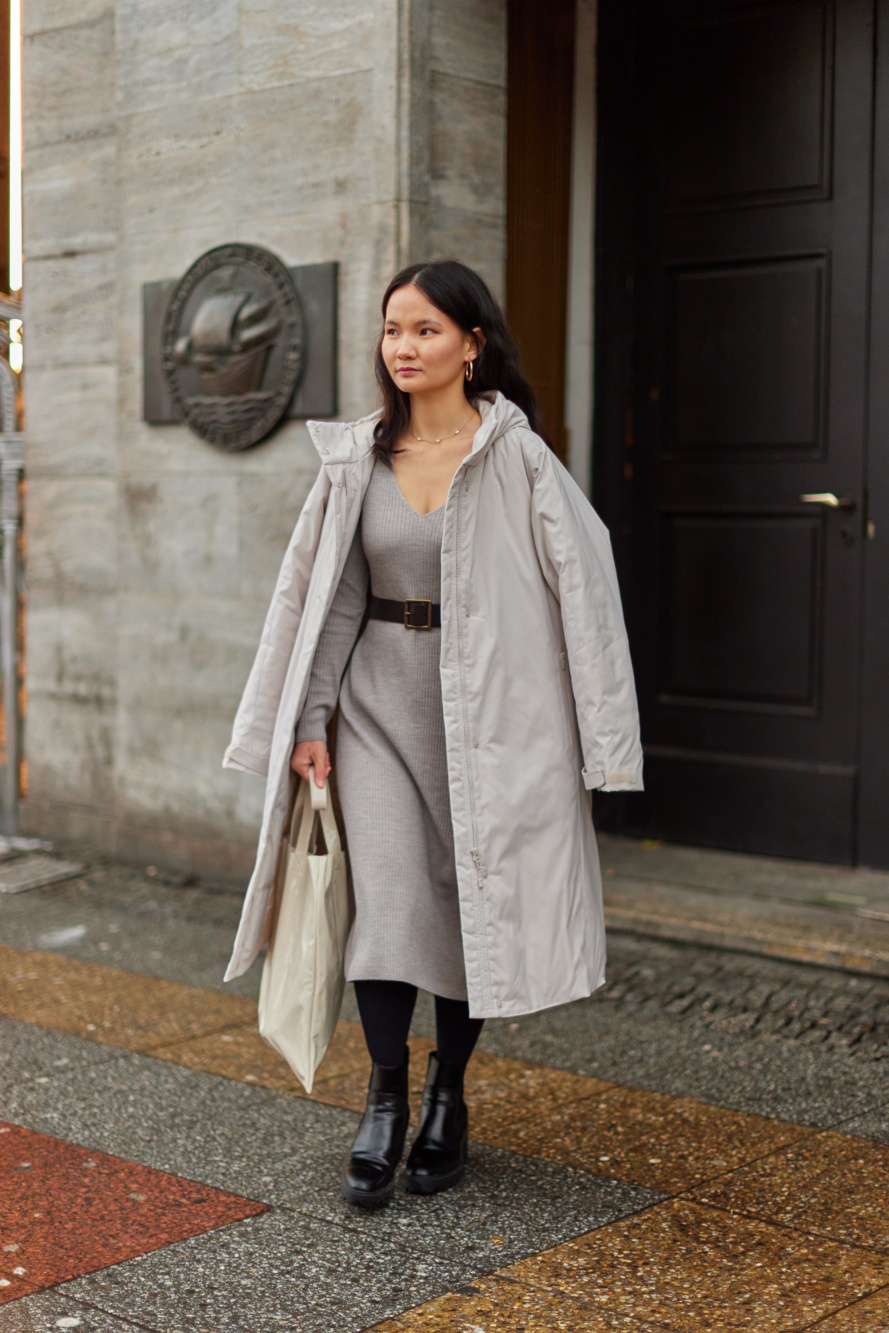 Check styling ideas for「ULTRA WARM HYBRID DOWN LONG COAT」