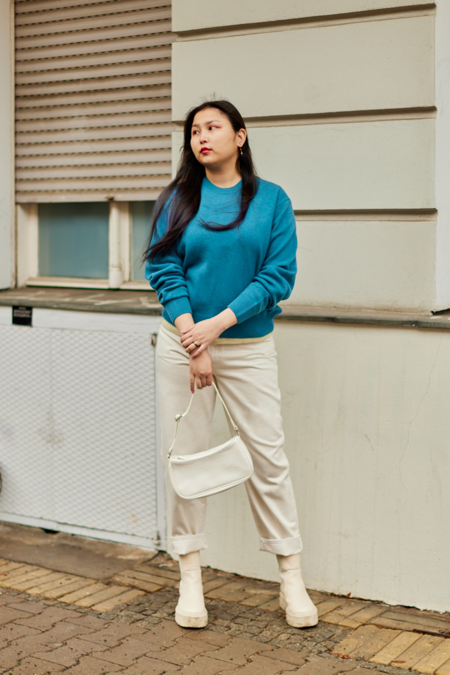 Check styling ideas for「RIBBED CROPPED SLEEVELESS BRA TOP、BOYFRIEND TAPERED  JEANS (ANKLE LENGTH)」