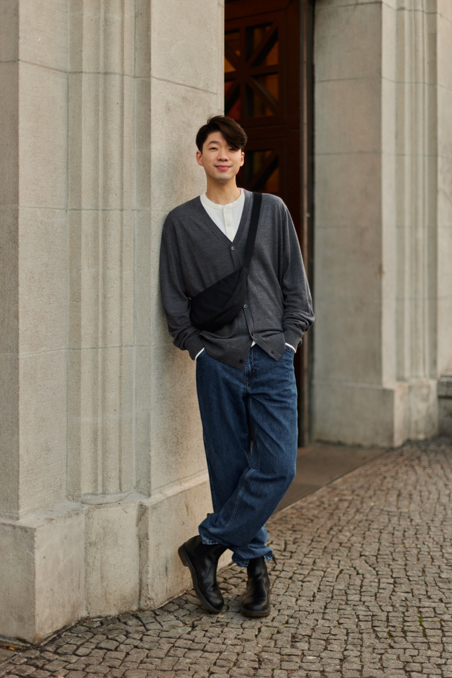 Check styling ideas for「Ultra Stretch Active Airy Tapered Pants、Round Mini  Shoulder Bag」