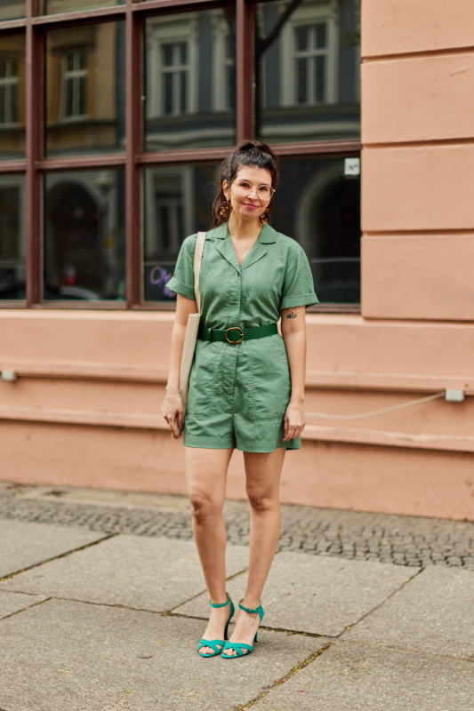 Uniqlo store linen romper