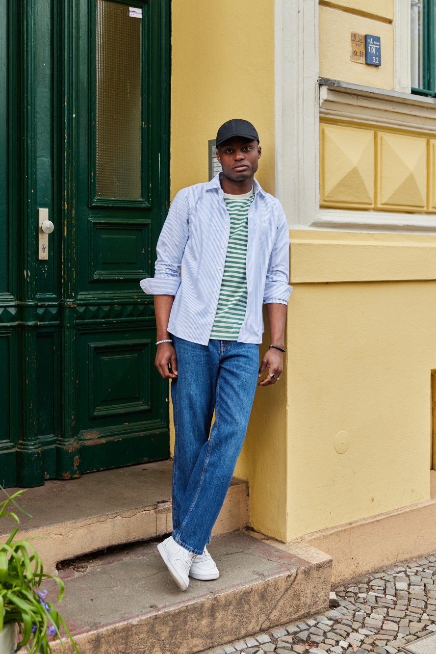 Check styling ideas for「OVERSIZED STRIPED SHORT SLEEVE T-SHIRT