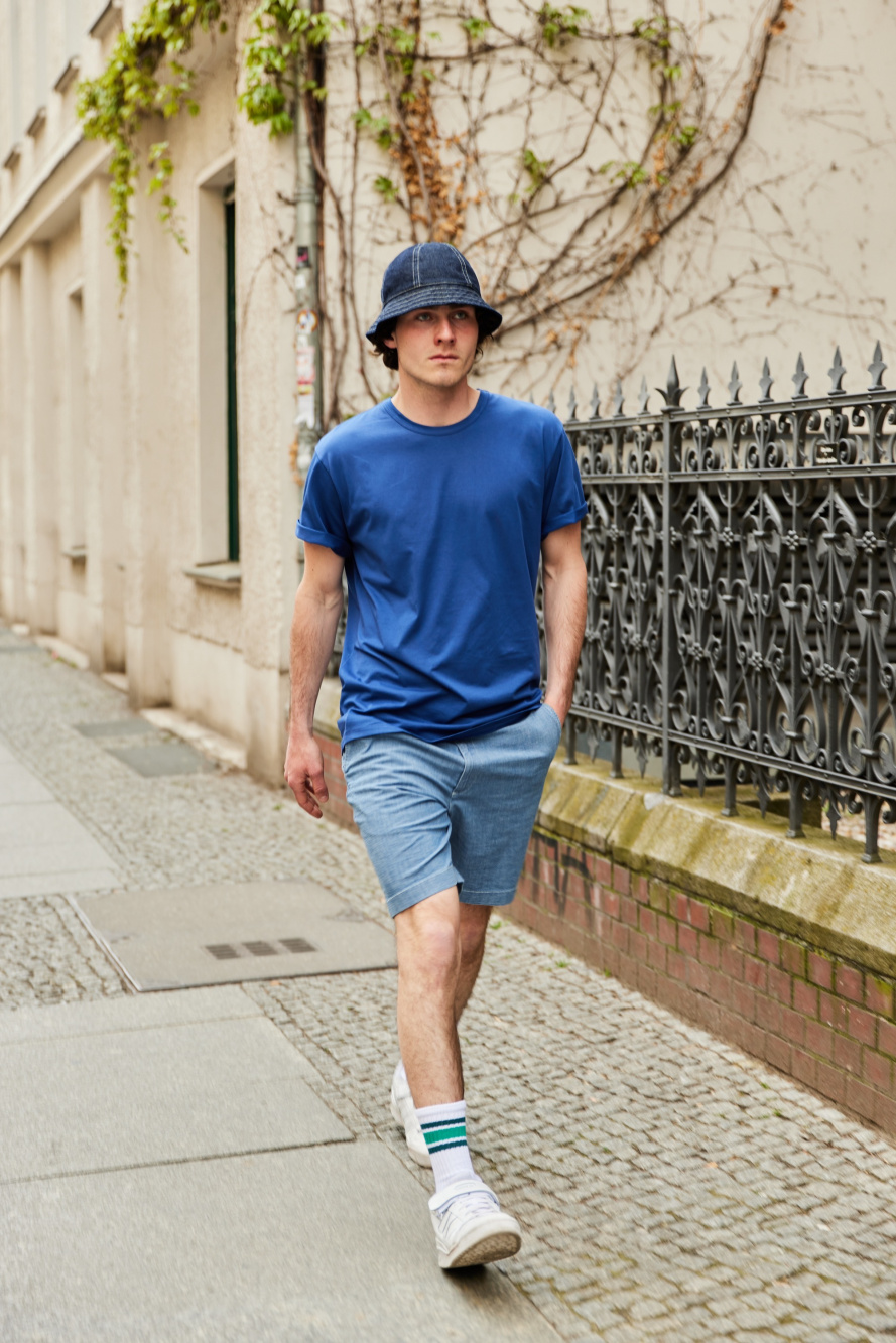 Check styling ideas for「STRETCH EASY SHORTS (CHAMBRAY)」