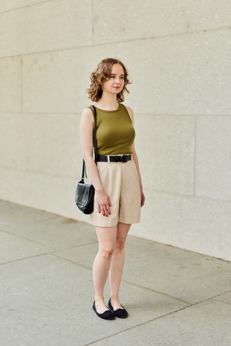 Check styling ideas for「RIBBED CROPPED SLEEVELESS BRA TOP」