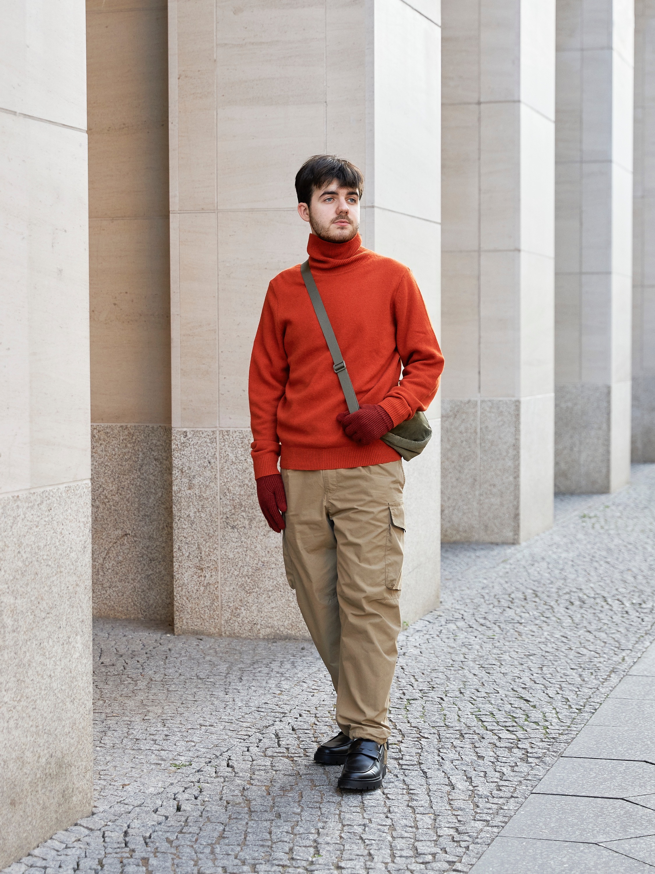 Men's Corduroy Round Mini Shoulder Bag | Olive | One | Uniqlo US