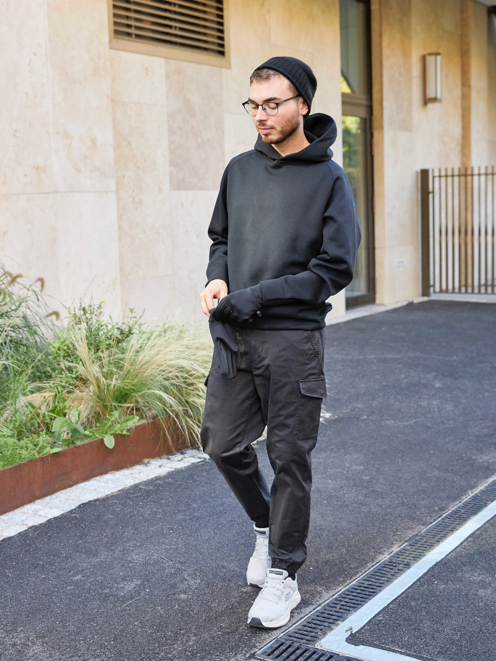 Check styling ideas for「Cargo Jogger Pants、HEATTECH Checked Scarf」