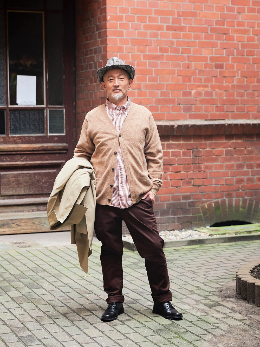 Check styling ideas for「SLIM FIT CHINO PANTS」