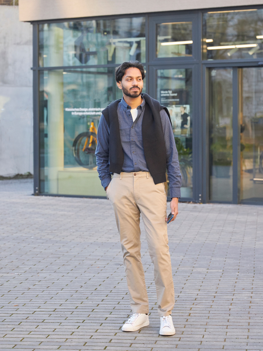 Check styling ideas for「SLIM FIT CHINO PANTS」