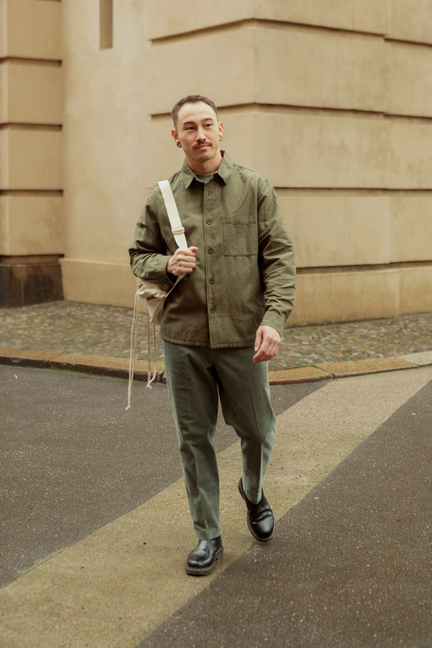 Check styling ideas for「U Wide Fit Parachute Trousers」