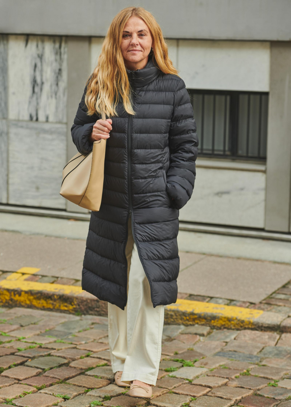 Check styling ideas for「Ultra Light Down Long Coat、Wide-Fit Pleated Pants」