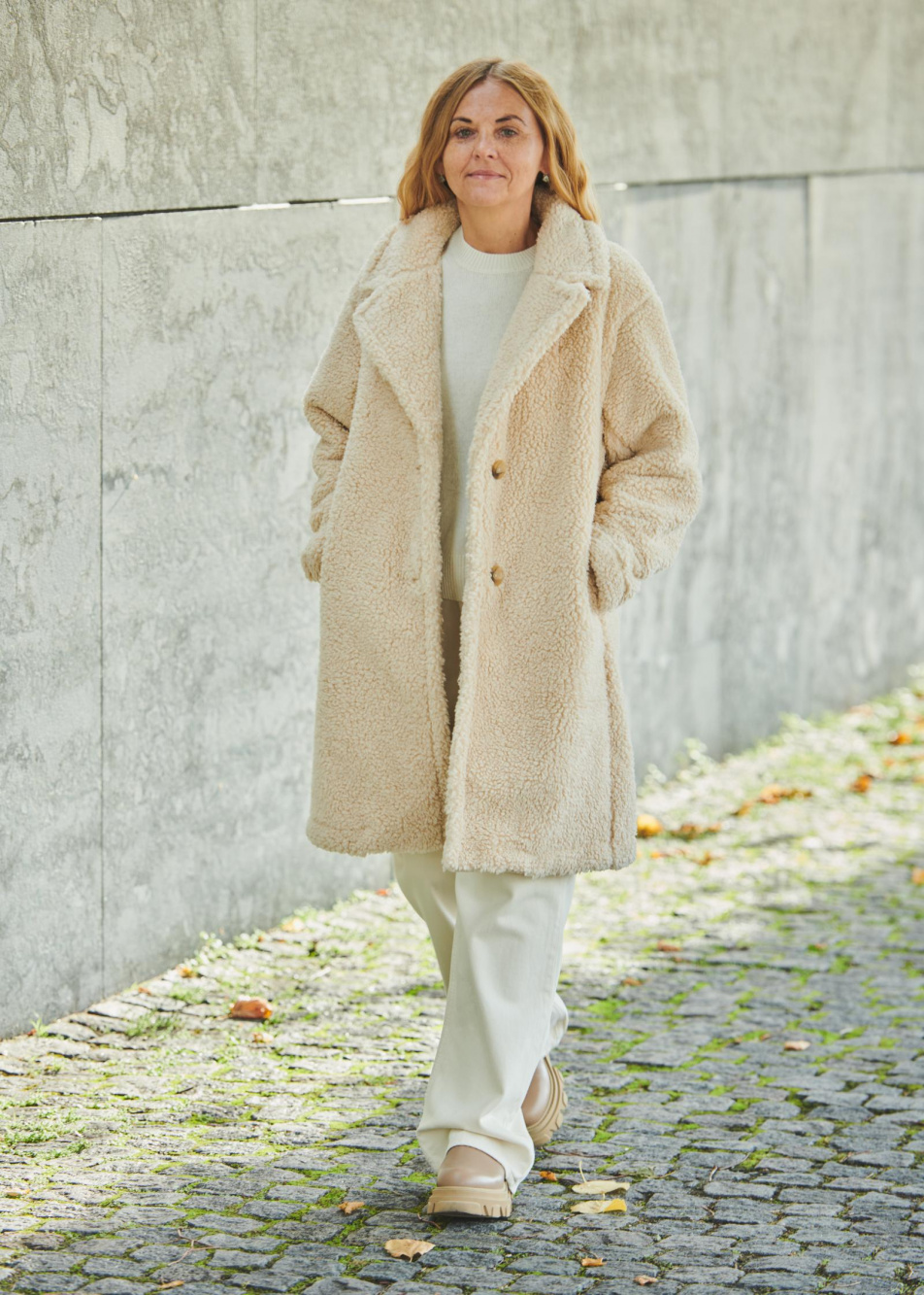 Check styling ideas for「Pile-Lined Fleece Tailored Coat」