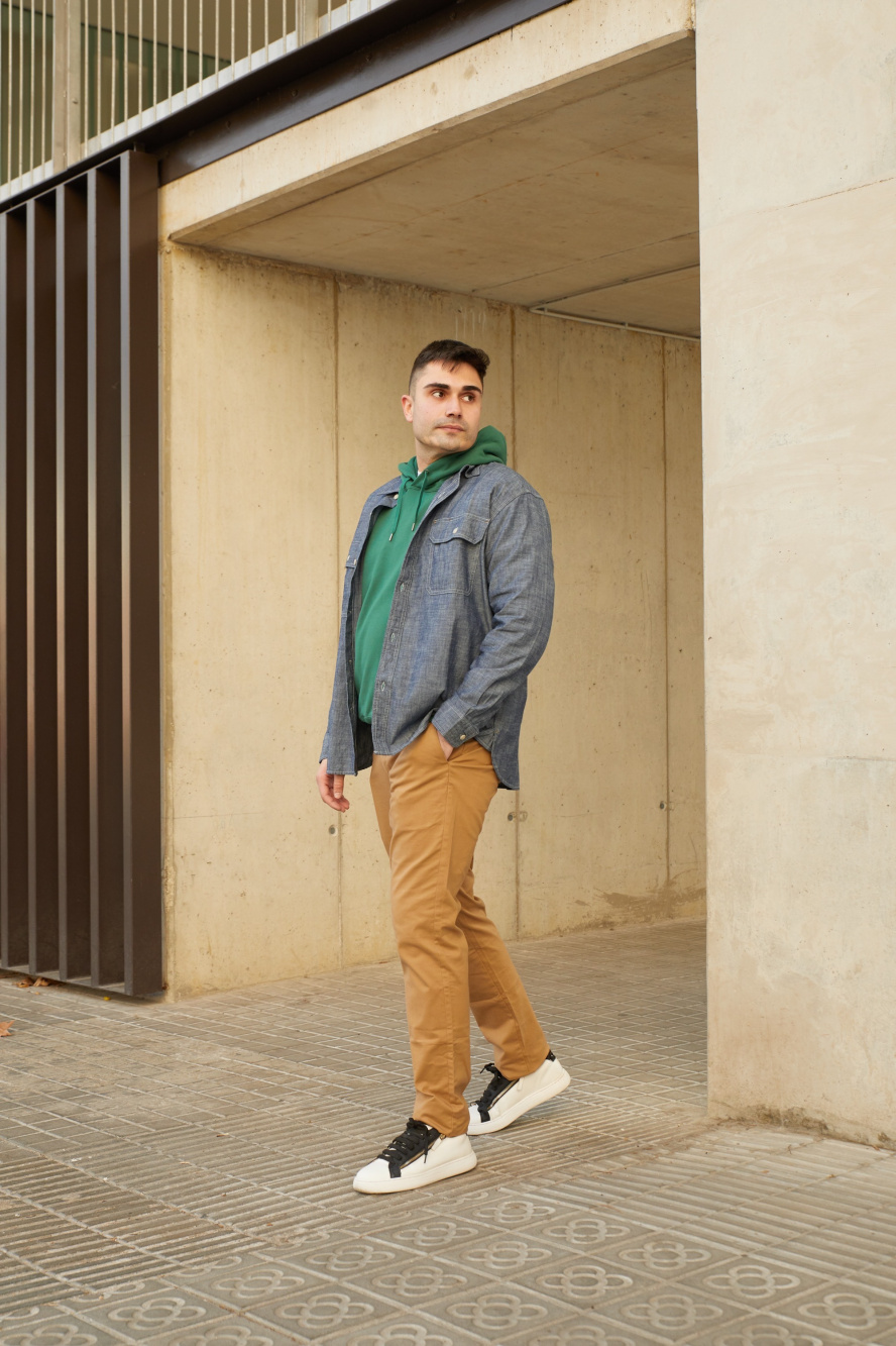 Check styling ideas for「SLIM FIT CHINO PANTS」