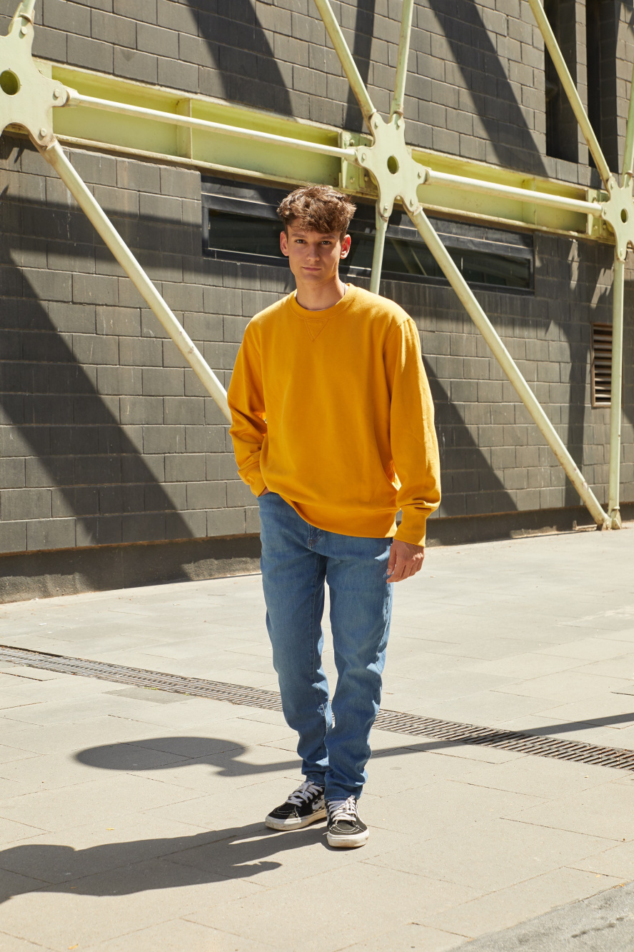 Yellow sweatshirt clearance outfit men