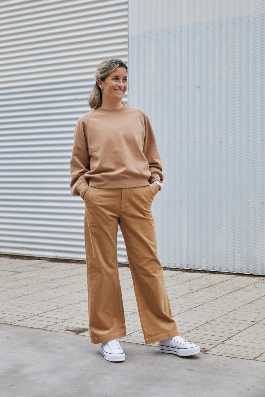 Check styling ideas for「Premium Lambswool Crew Neck Long-Sleeve  Sweater、Wide-Fit Corduroy Pants」